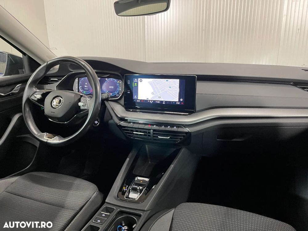 Skoda Octavia Combi 2.0 TDI DSG Ambition - 8