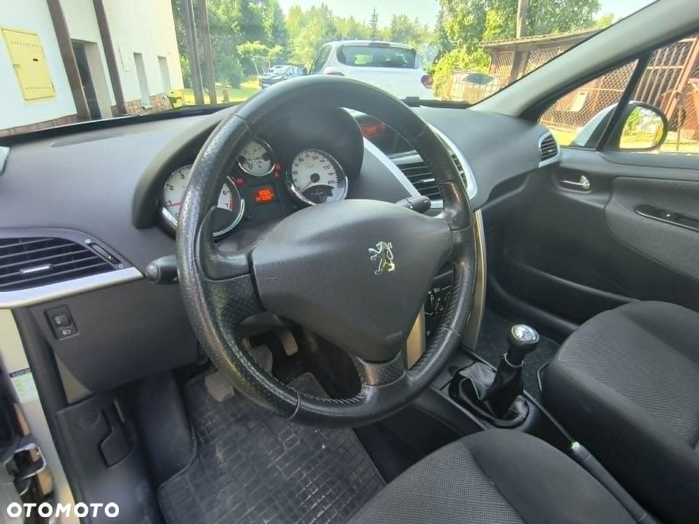 Peugeot 207 - 15