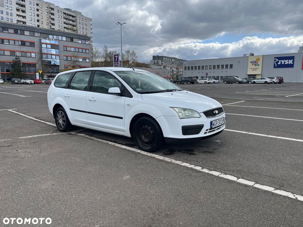 Ford Focus 1.6 Ambiente - 1