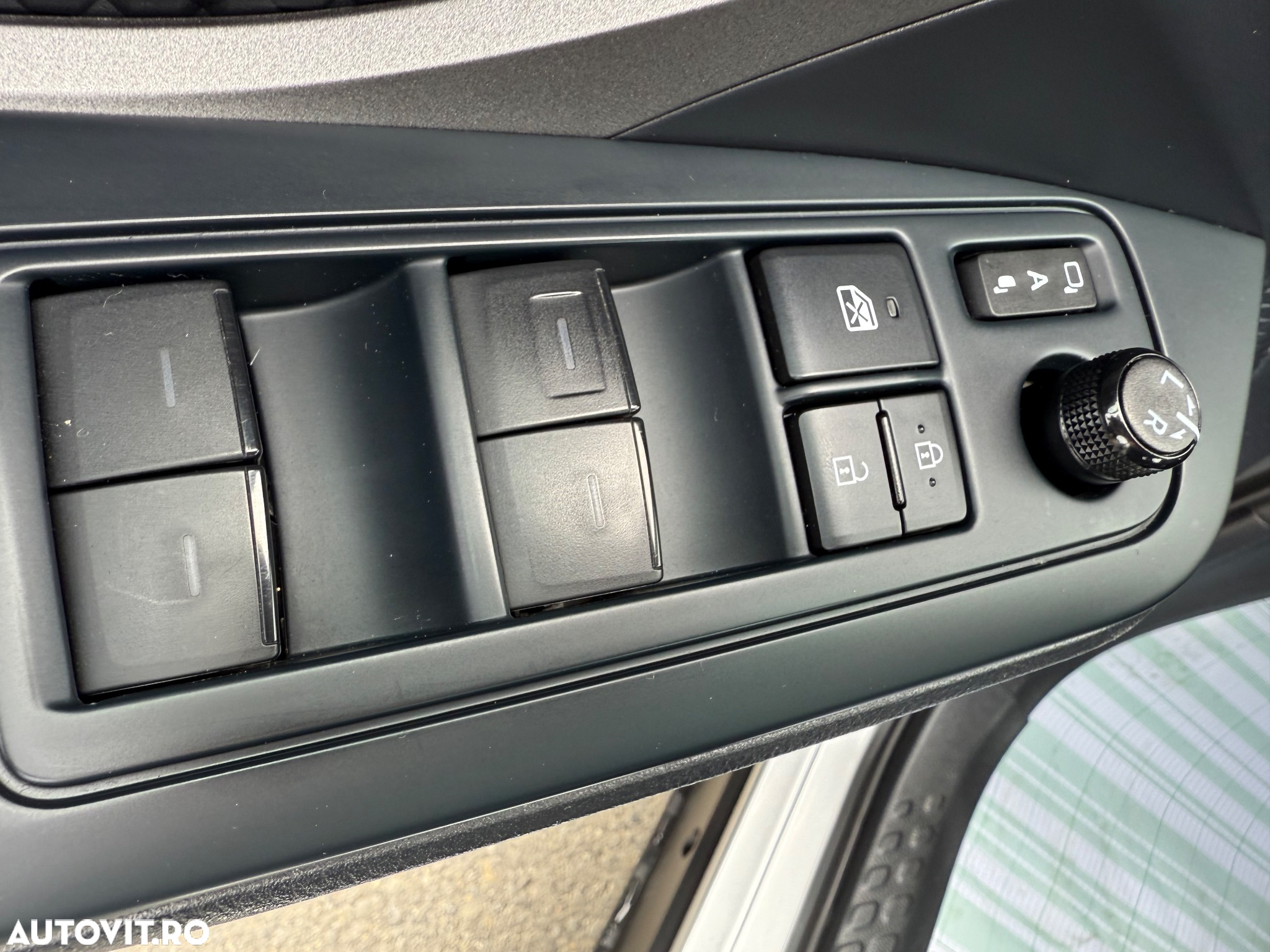 Toyota C-HR Hybrid Business-Edition - 16