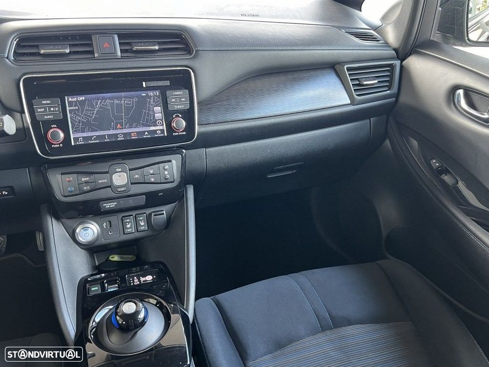 Nissan Leaf N-Connecta Two Tone - 21