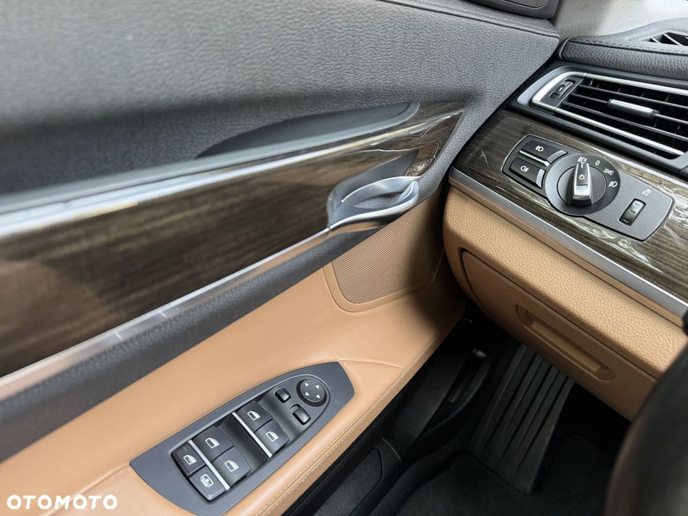 BMW Seria 7 740d xDrive Edition Exclusive - 23