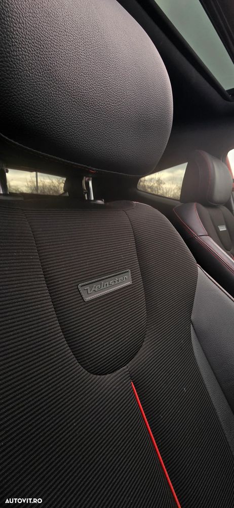 Hyundai Veloster - 34