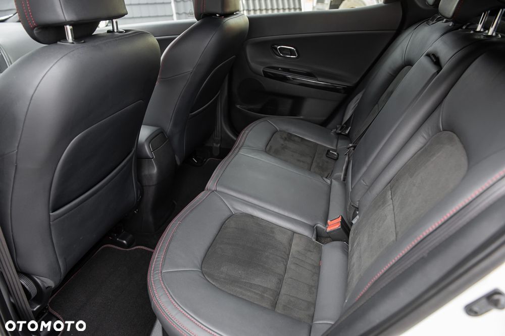 Kia Ceed 1.6 T-GDI GT L - 24