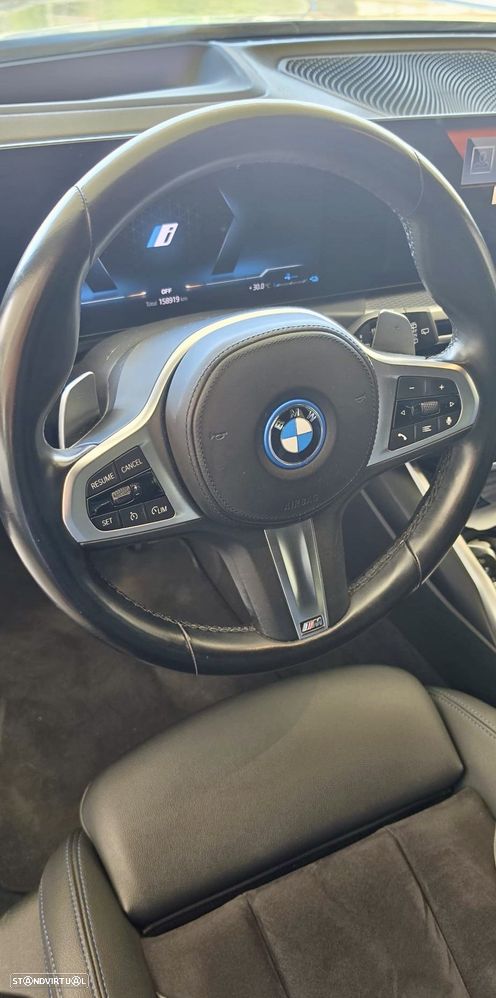 BMW 320 e Aut. M Sport — fotografia 10