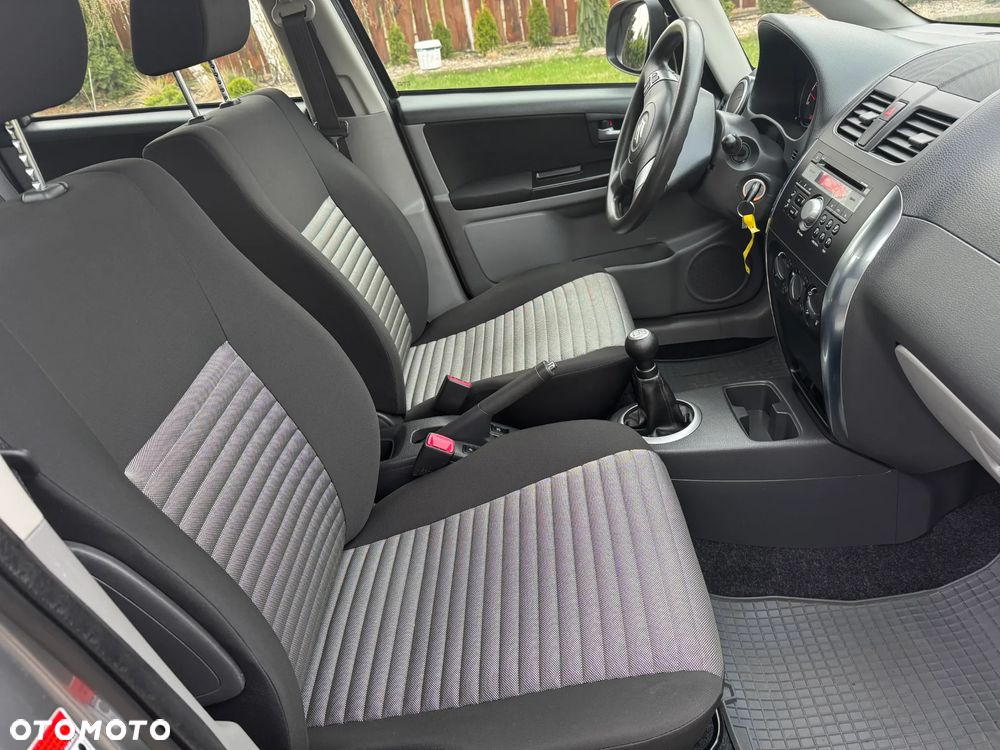 Suzuki SX4 1.6 VVT 4x4 Comfort - 15