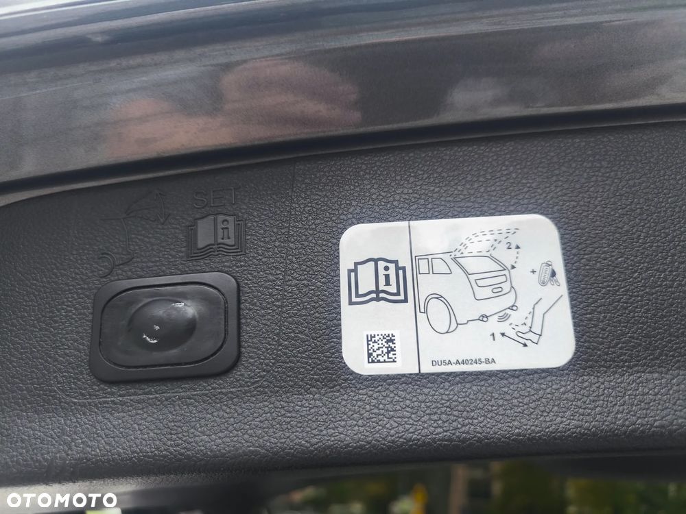 Ford Kuga - 10