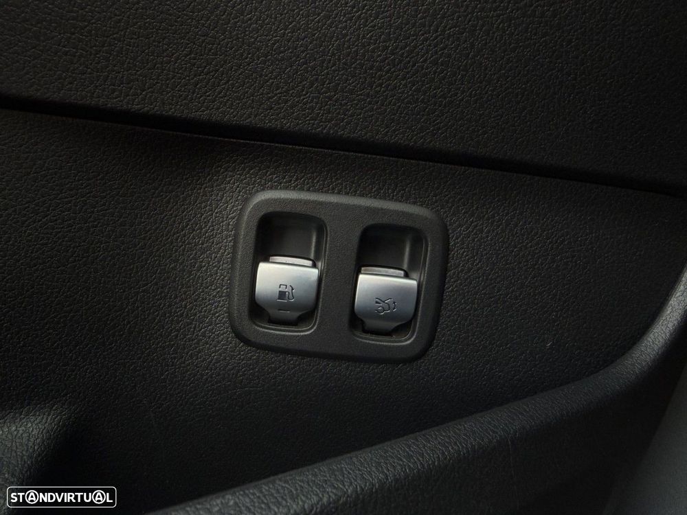 Mercedes-Benz C 300 e T 9G-TRONIC AMG Line - 25