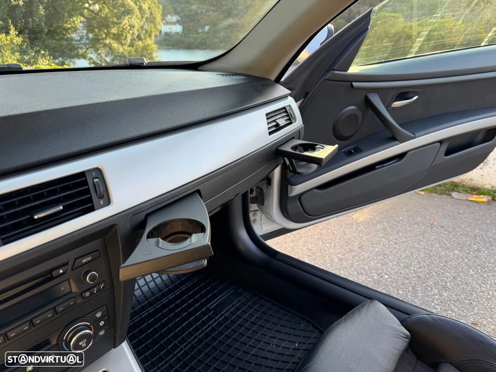 BMW 320 d Coupe - 12