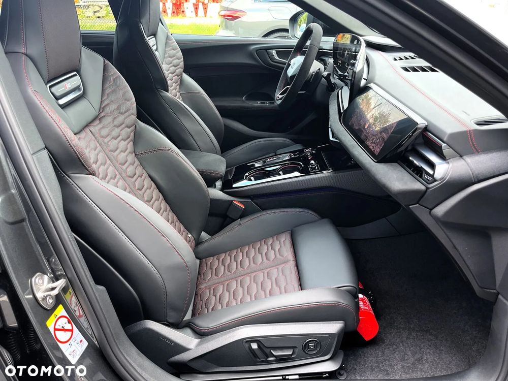 Audi RS5 Avant - 13