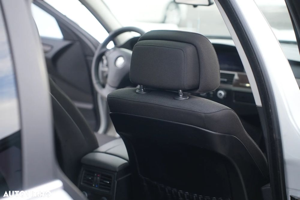 BMW Seria 5 520d Aut. Special Edition - 32