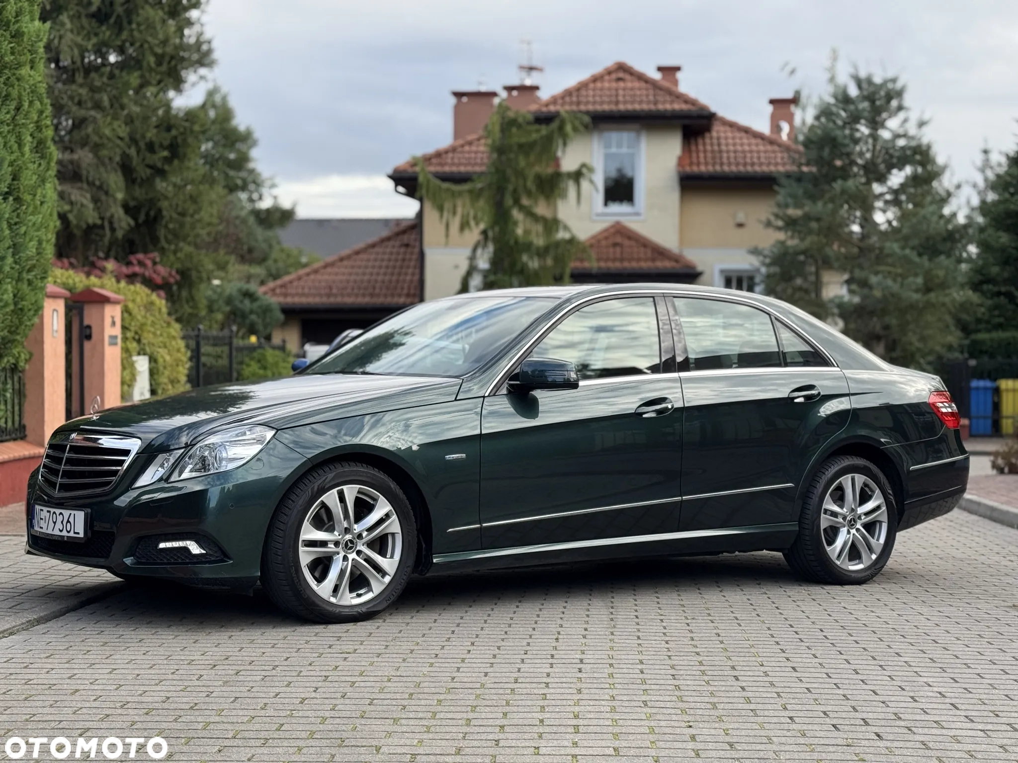 Mercedes-Benz Klasa E 250 CGI BlueEffICIENCY Avantgarde - 10