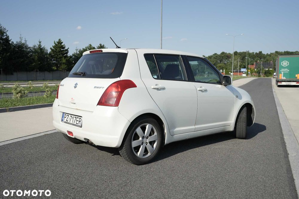 Suzuki Swift - 3
