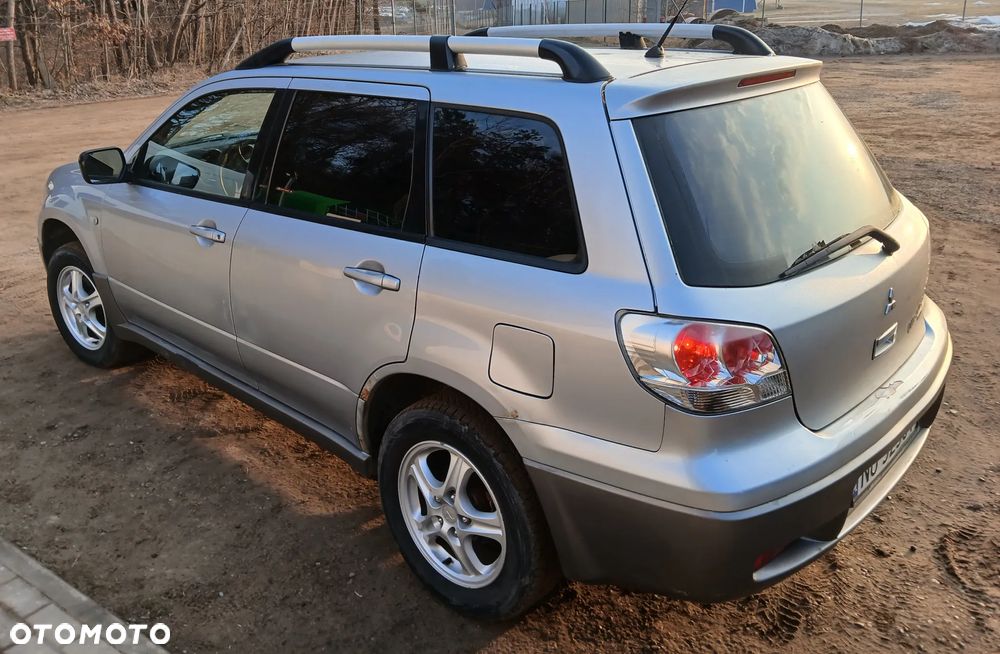 Mitsubishi Outlander 2.0 Comfort 4WD - 13