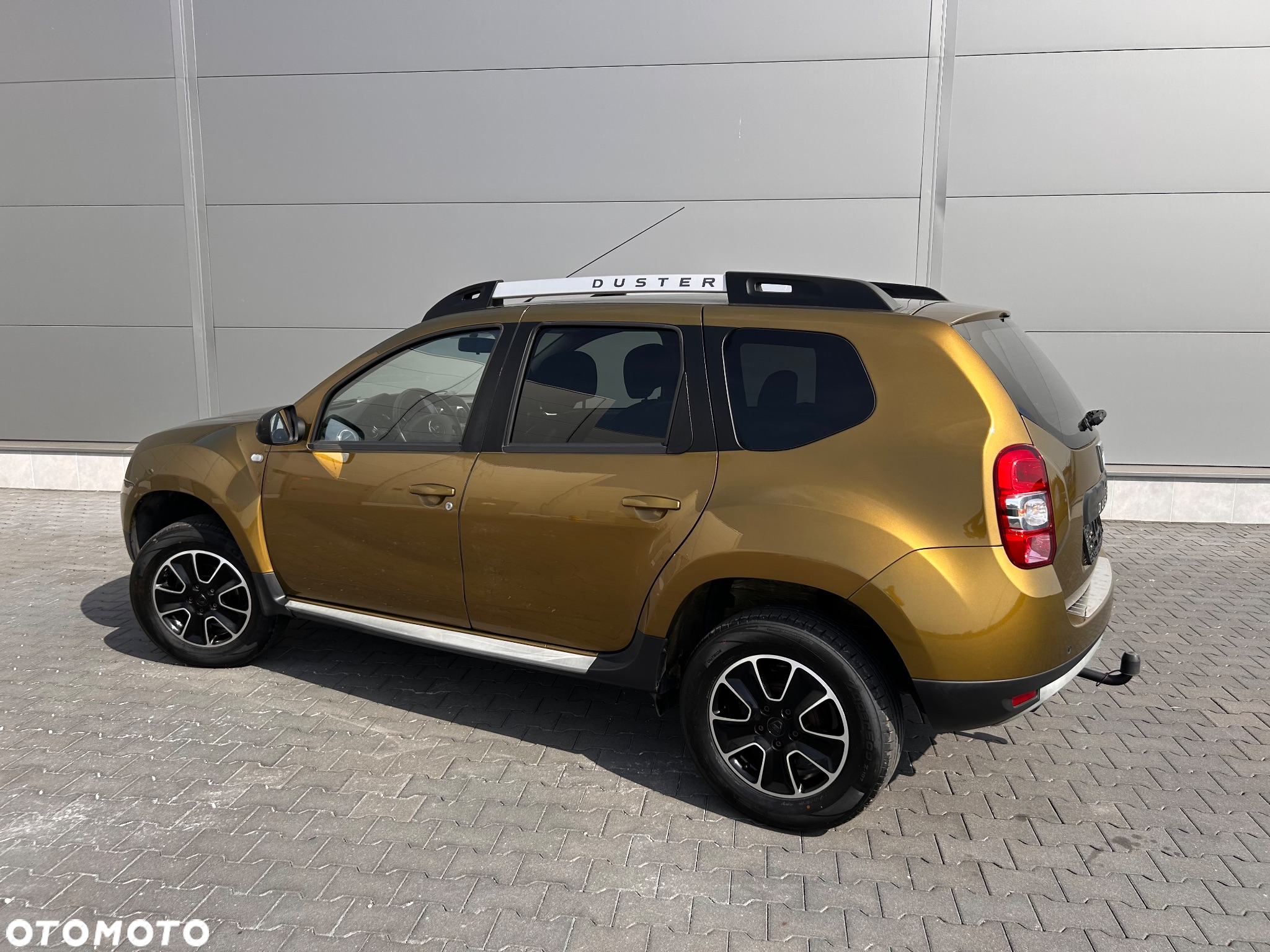 Dacia Duster 1.6 SCe Laureate S&S - 13