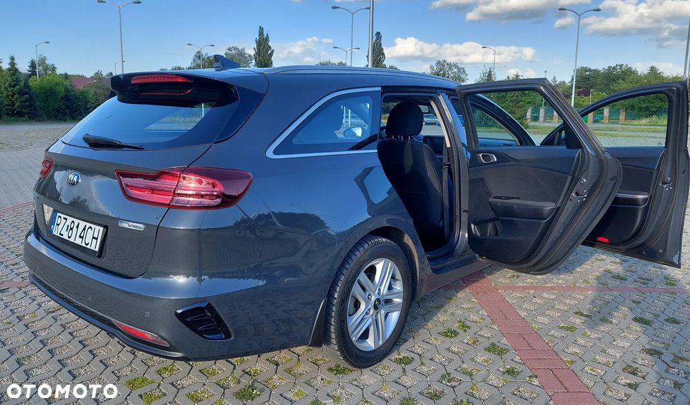 Kia Ceed 1.6 CRDi mHEV M - 23