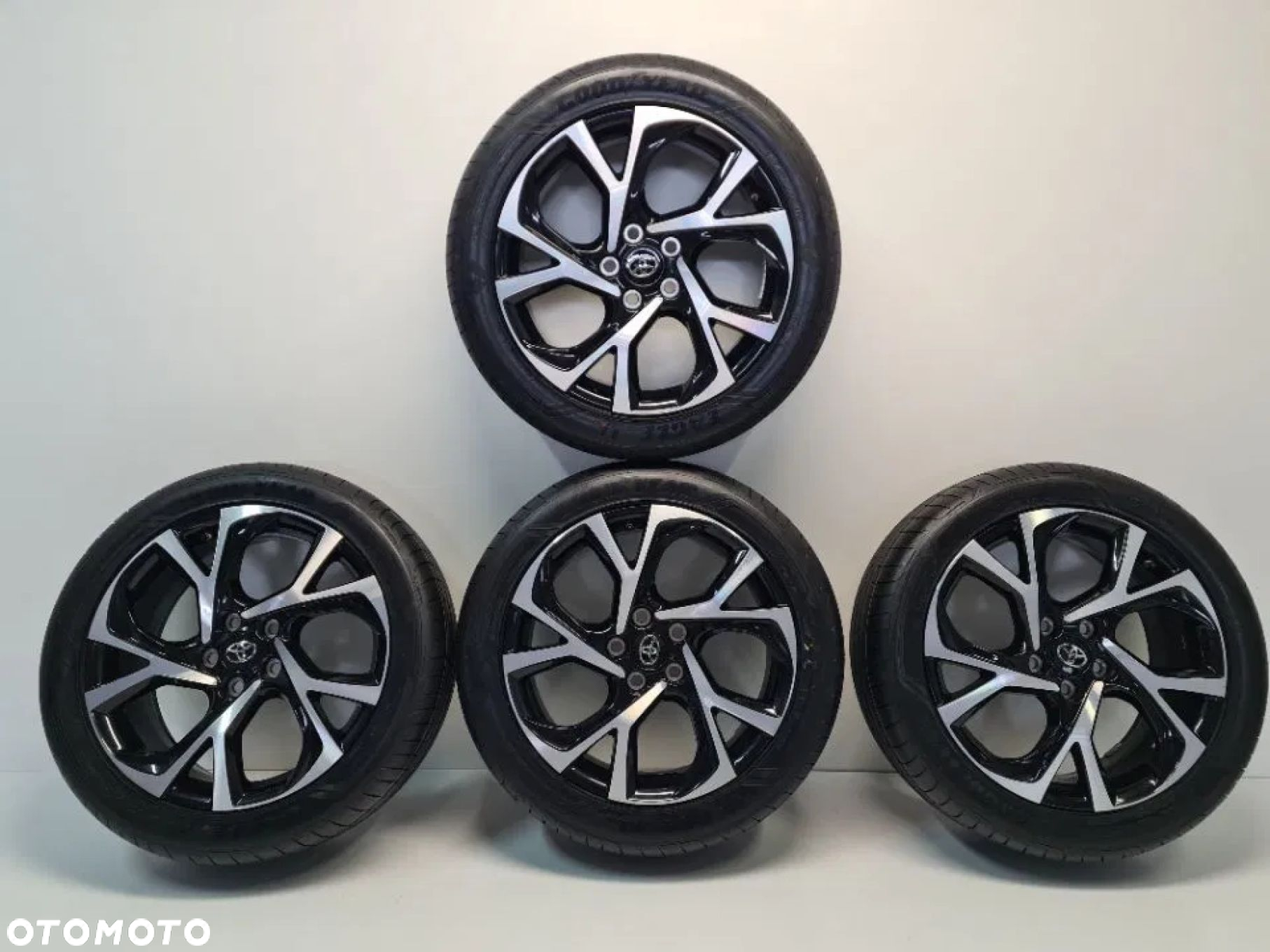 KOŁA TOYOTA C-HR AURIS 42611-F4040 OPONY 215/50 R18 ET50 5x114,3 - 2
