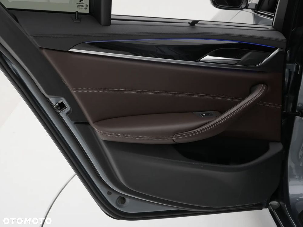 BMW Seria 5 520d M Sport - 22