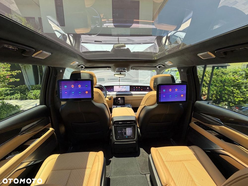 Cadillac Escalade - 7