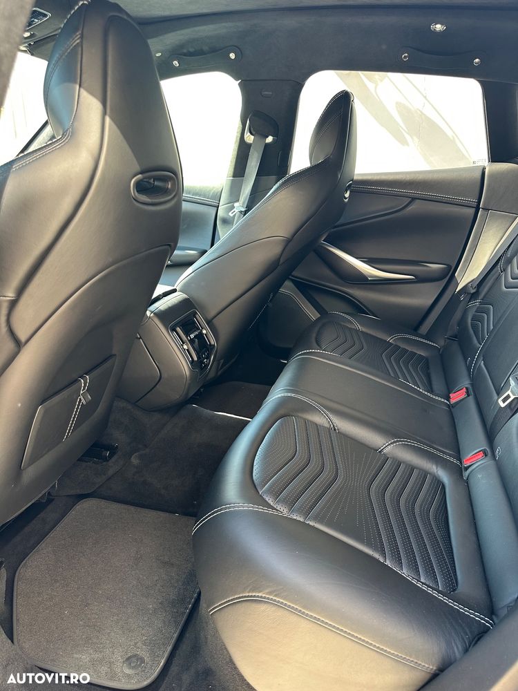 Aston Martin DBX Standard - 11