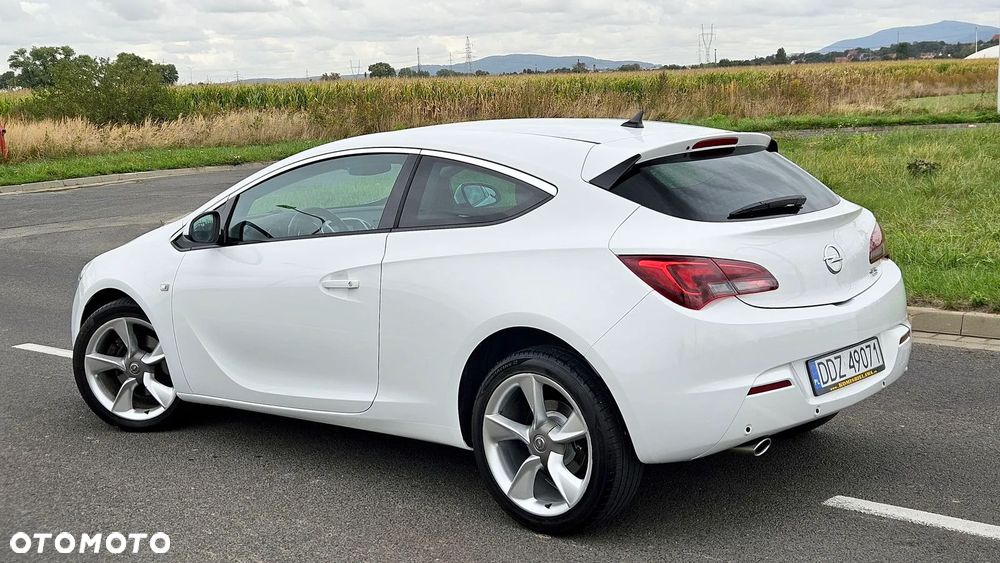 Opel Astra IV GTC 2.0 CDTI Sport S&S - 4