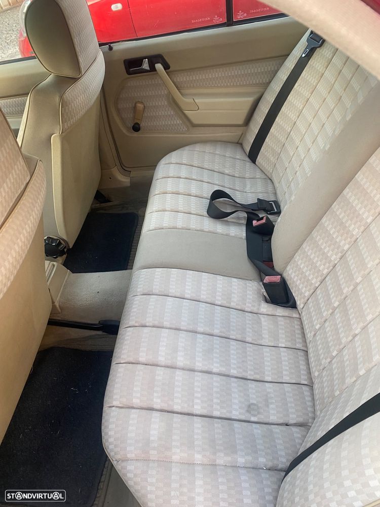 Mercedes-Benz 190 D 2.0 - 7