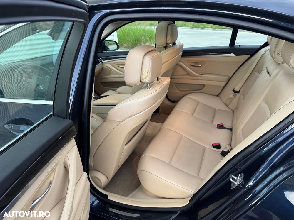 BMW Seria 5 520d Aut. Luxury Line - 37