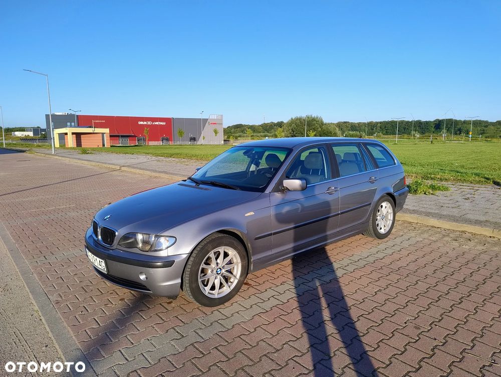 BMW Seria 3 320i Touring - 1