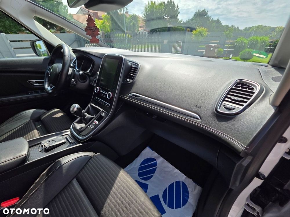Renault Scenic - 25