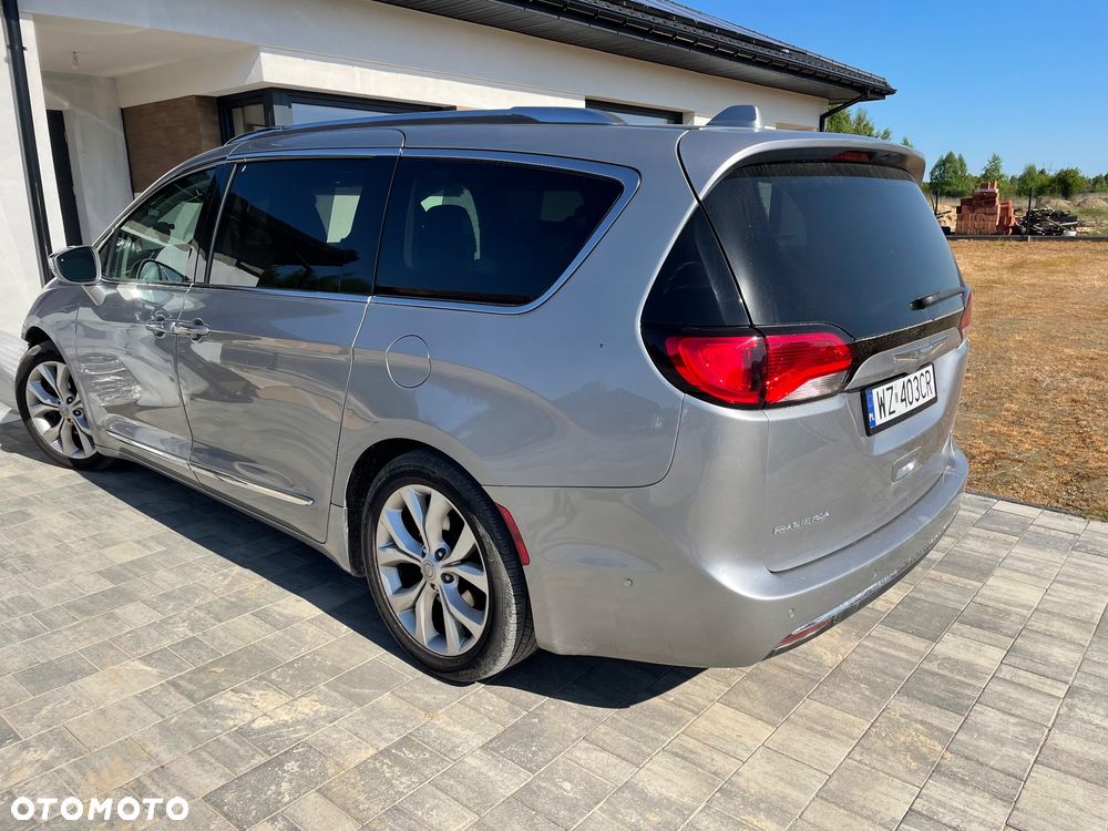 Chrysler Pacifica - 28