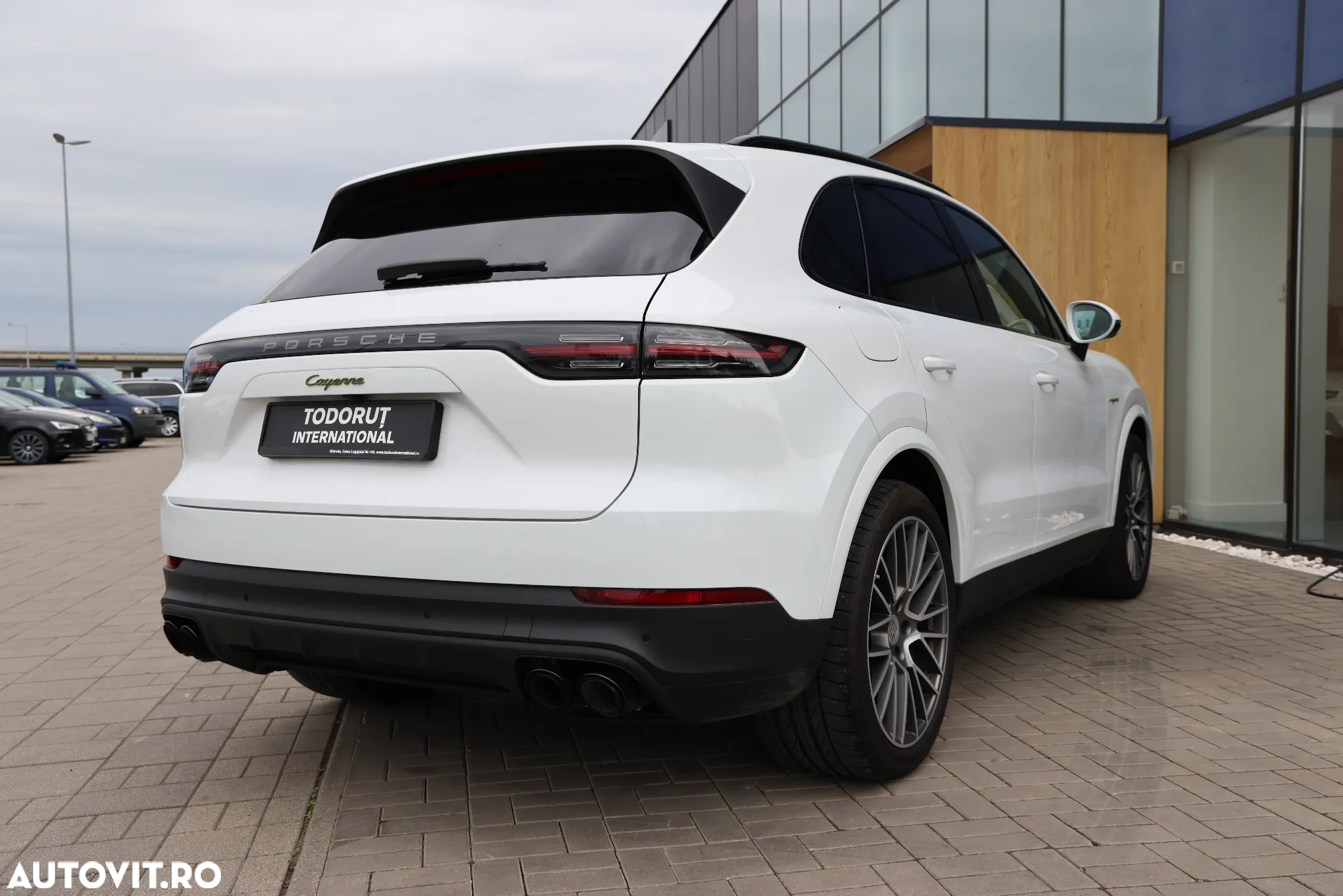 Porsche Cayenne E-Hybrid Tiptronic S Platinum Edition - 4