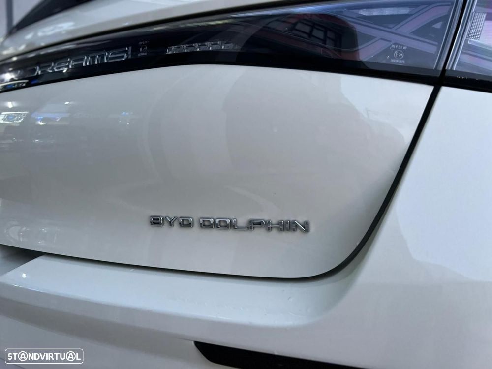BYD Dolphin 60.4 kWh Design - 10