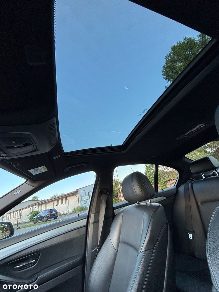 BMW Seria 5 520d xDrive - 15