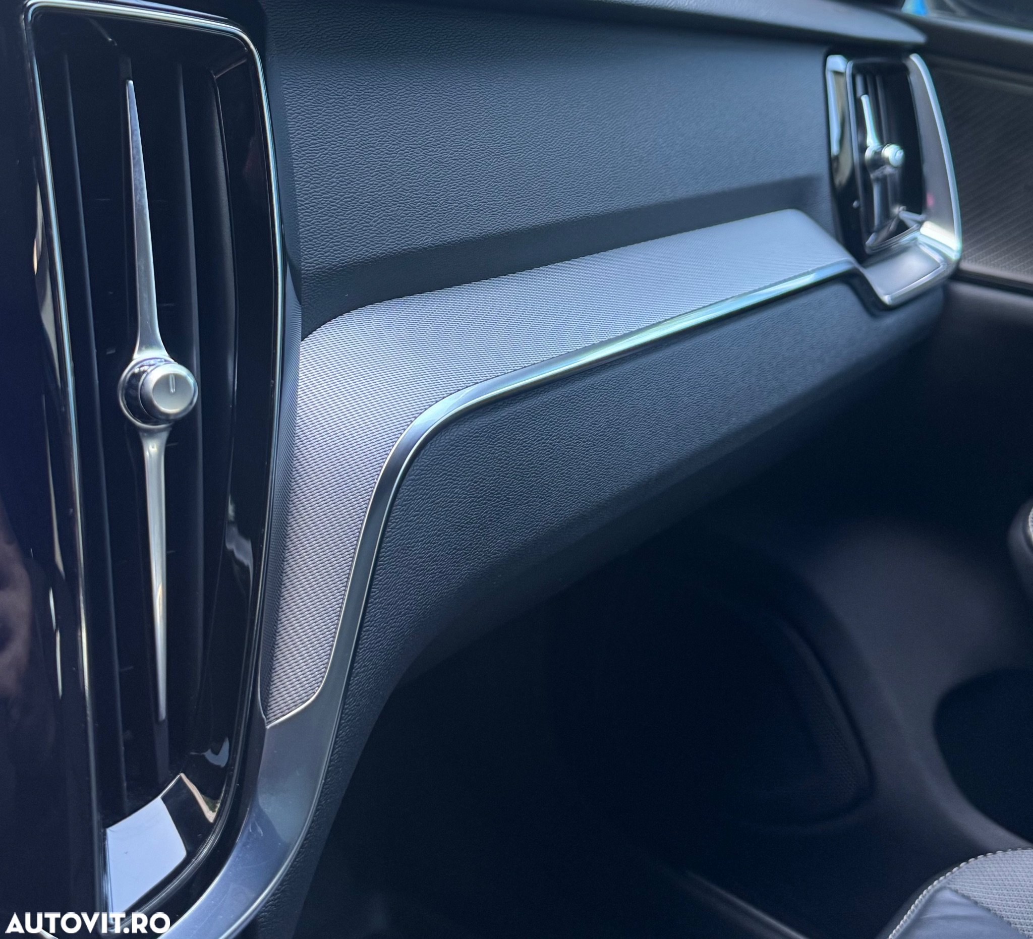 Volvo V60 T6 AWD Recharge Geartronic RDesign Expression - 33