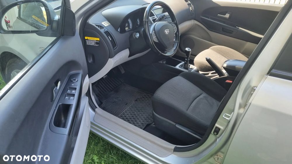 Kia Ceed - 18