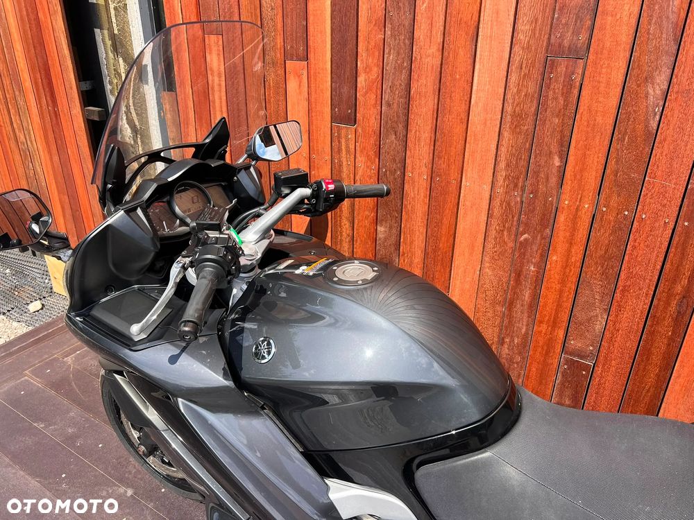 Yamaha FJR - 23