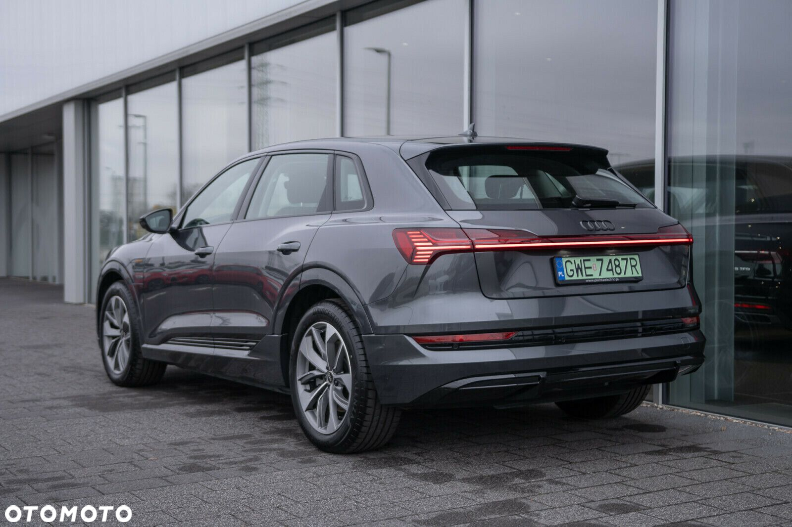 Audi e-tron - 4