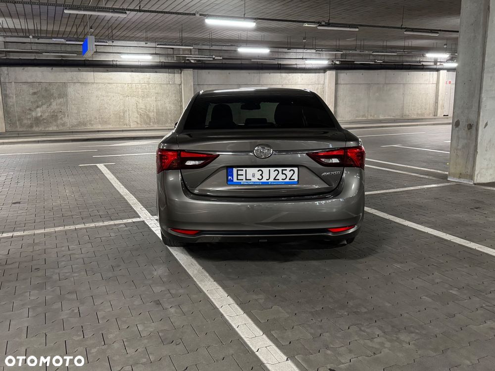 Toyota Avensis 2.0 D-4D Prestige - 12