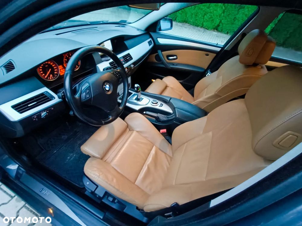 BMW Seria 5 ver-530xi-touring - 12