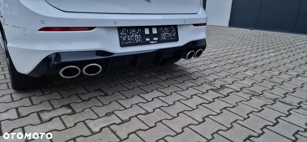 Volkswagen Golf - 32