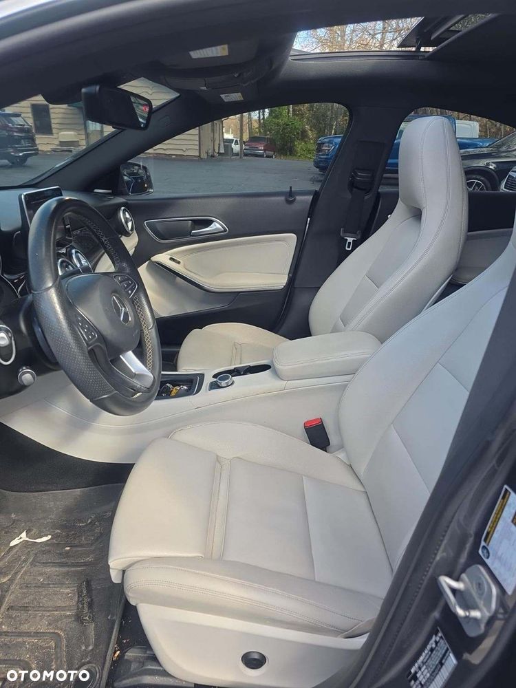 Mercedes-Benz CLA 250 4Matic 7G-DCT - 6