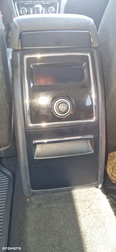 Skoda Superb 2.0 TDI Comfort DSG - 17