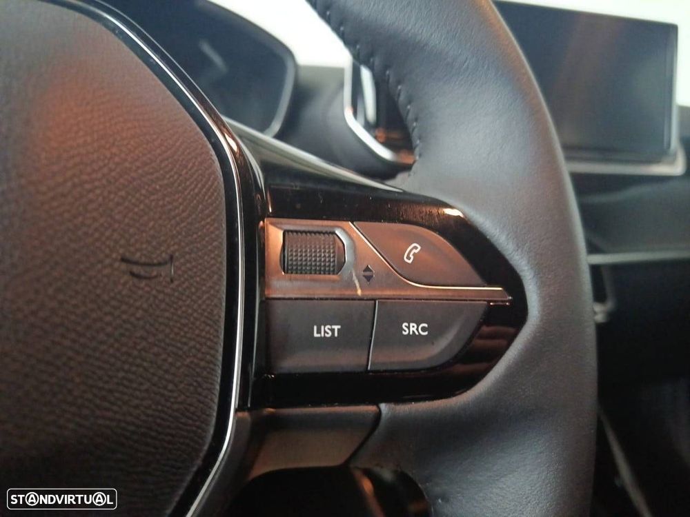 Peugeot 2008 1.2 Style - 17