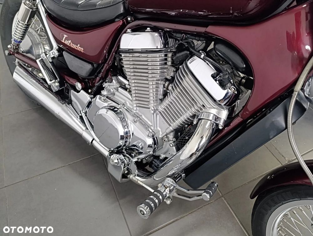 Suzuki Intruder - 4