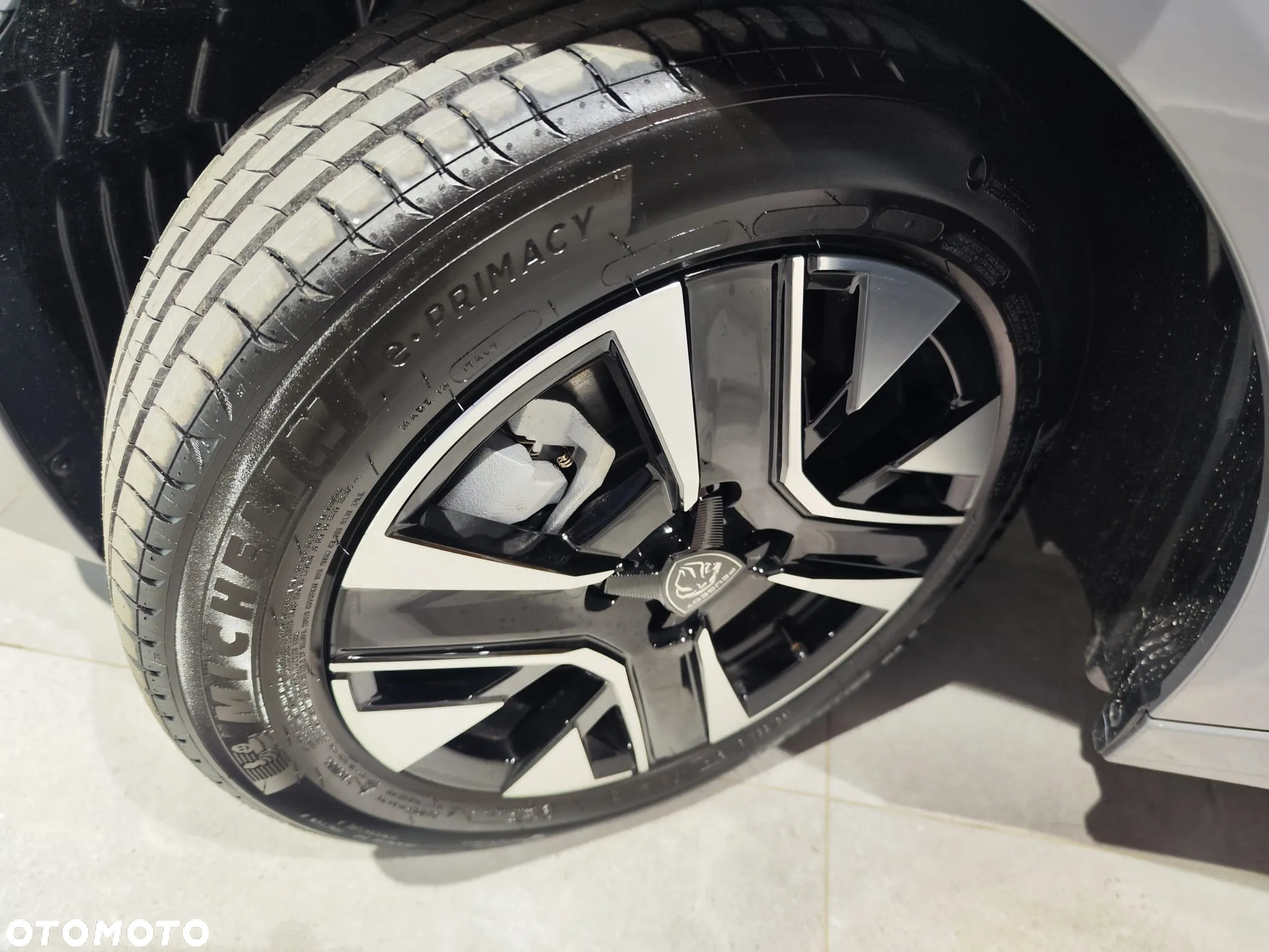 Peugeot 208 1.2 PureTech Allure S&S - 16