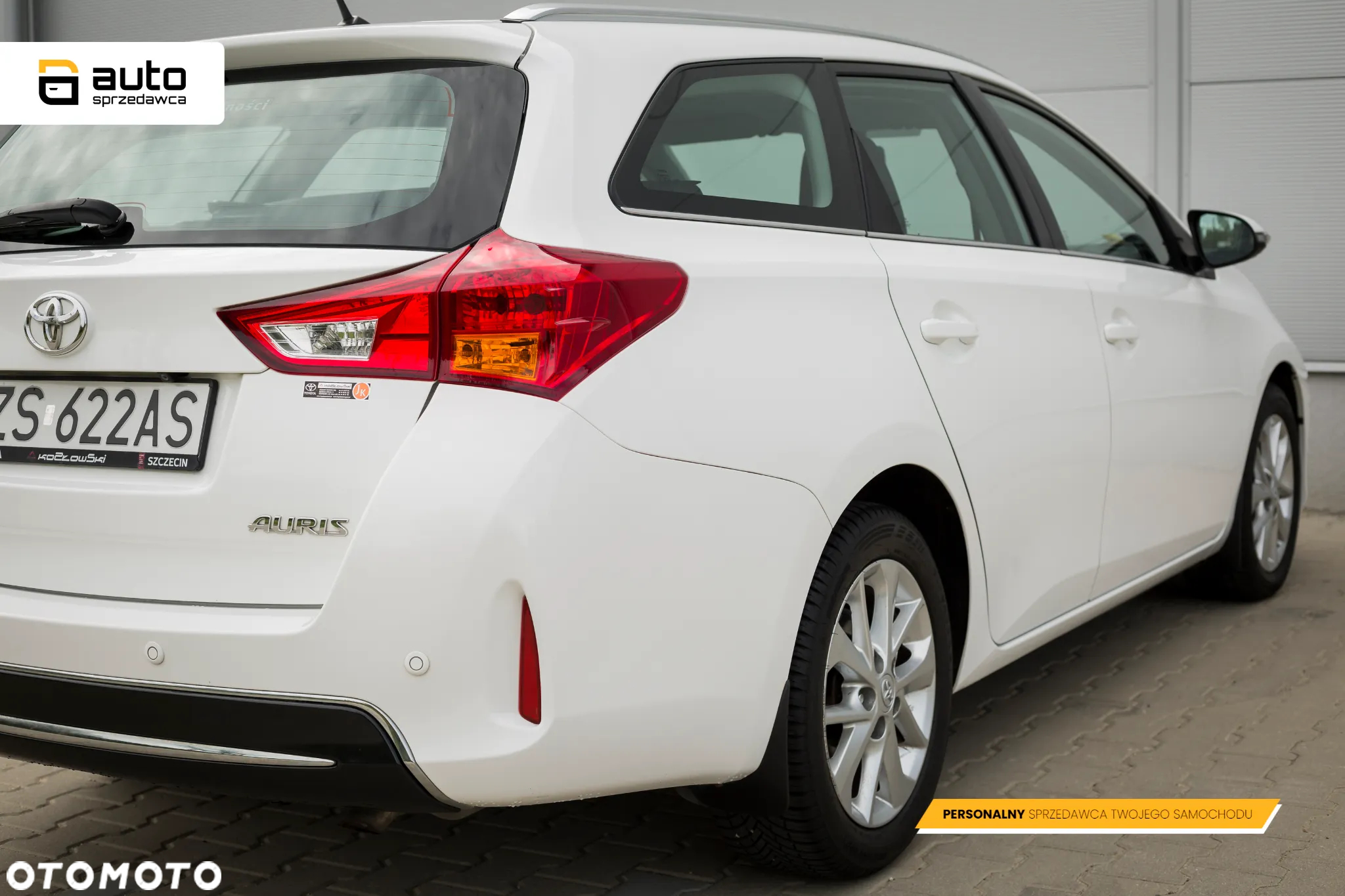 Toyota Auris 1.33 VVT-i Premium Comfort - 14