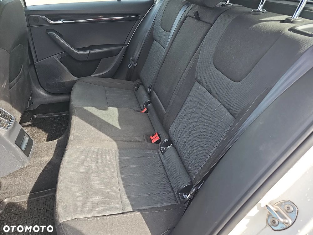Skoda Octavia 2.0 TDI Style DSG - 13