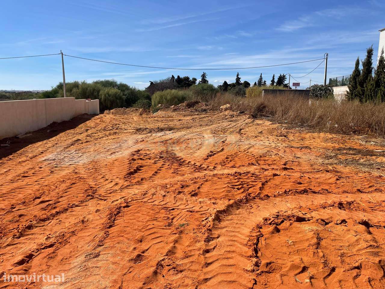 TERRENO URBANO PARA CONSTRUÇÃO DE MORADIA MODERNA ENCOSTA DOURADA - Grande imagem: 3/9