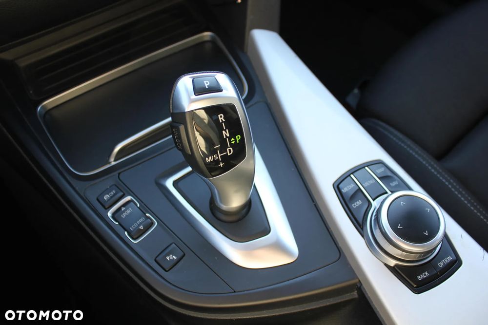 BMW Seria 3 318d Advantage - 9