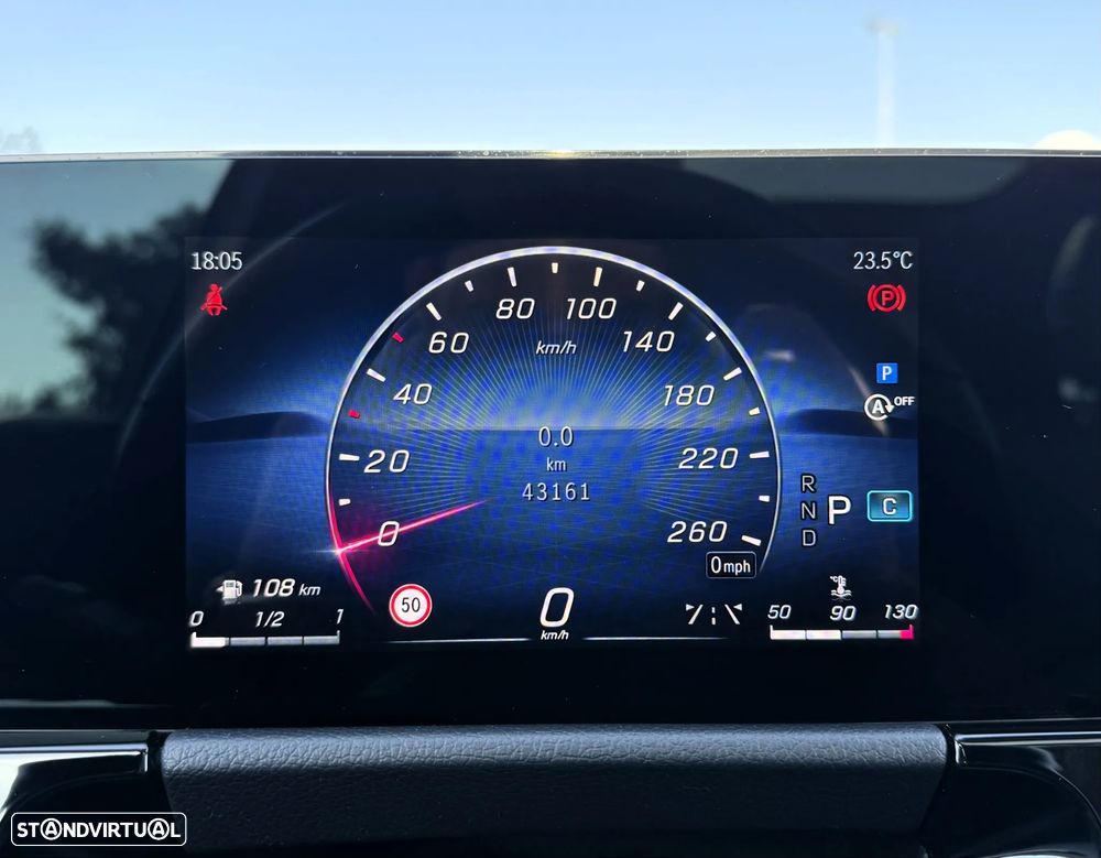 Mercedes-Benz GLA 180 d Progressive - 34